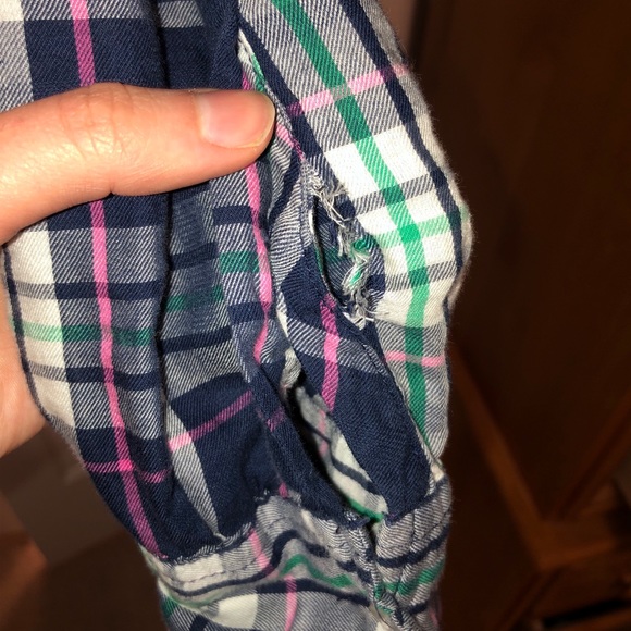 Abercrombie and Fitch button up top - Picture 4 of 4